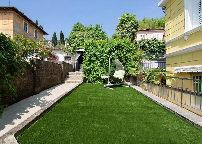 Apartment With Spacious Terrace Villa Floramy
