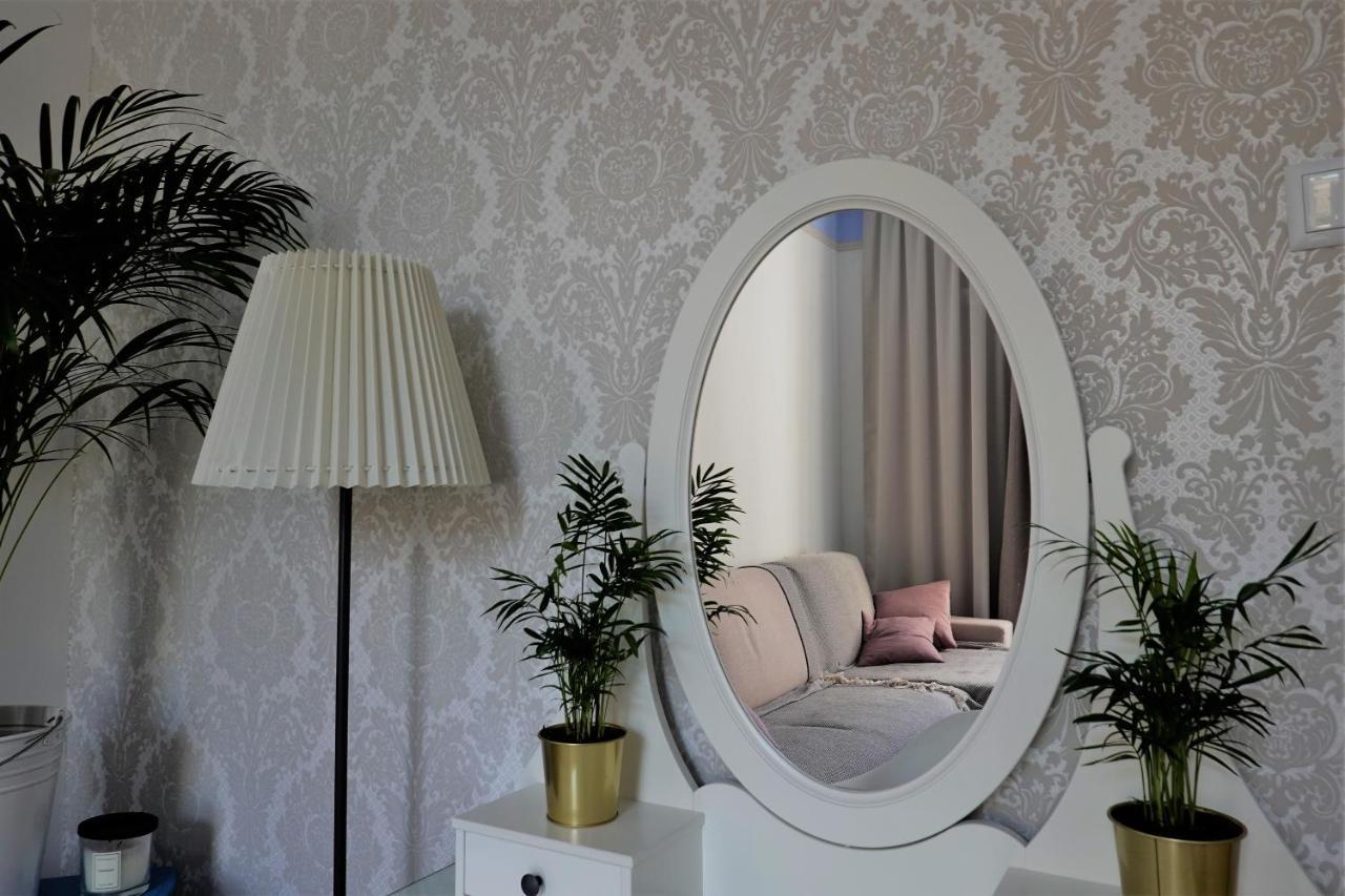 With Spacious Terrace Floramy Apartment *