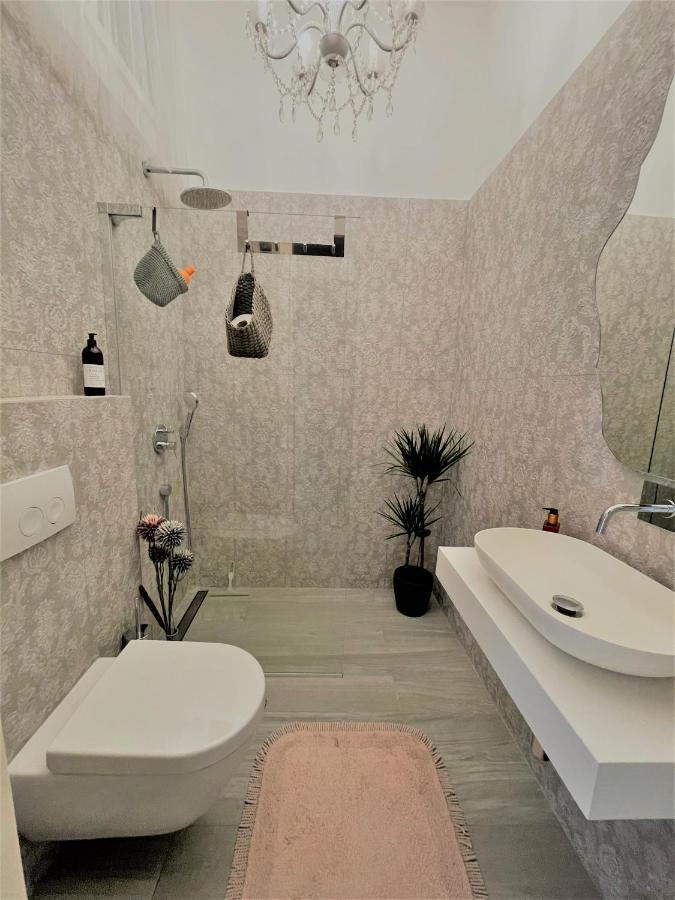 With Spacious Terrace Floramy Apartment Opatija