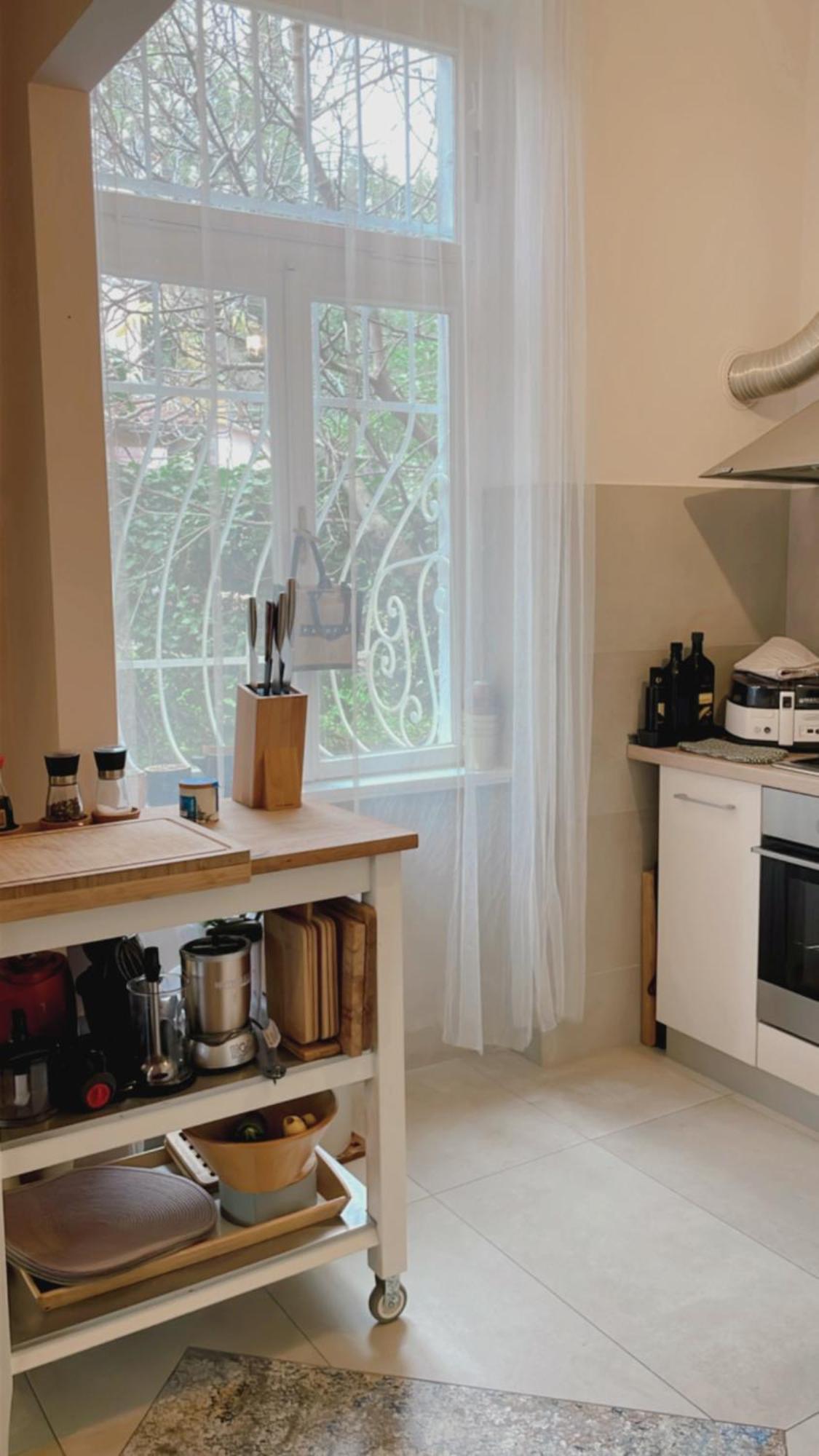 With Spacious Terrace Floramy Apartment